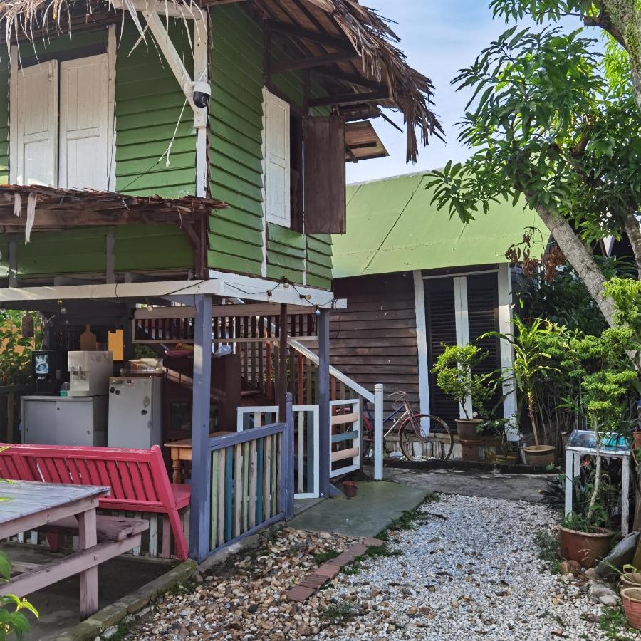 Mykampung Chalet Ipoh Exterior photo